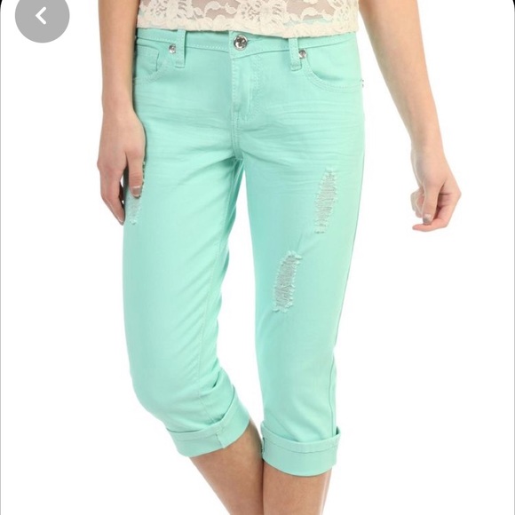 Reign Pants - 🤩$5 SALE⭐️Reign Distressed Capris (mint green)⭐️